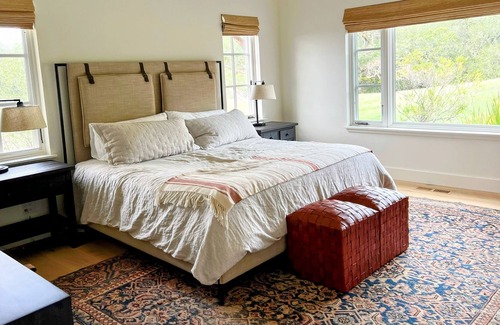 Cloverdale Otro | Alexander Valley Farmhouse - 4 bedroom, 4 baths luxury retreat