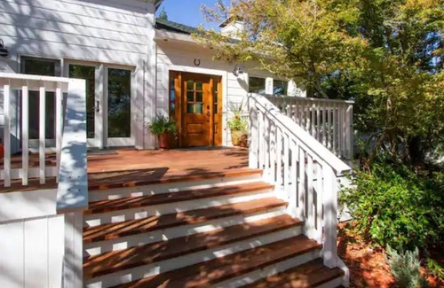 Healdsburg Casa | Alexander Valley Modern Farmhouse with Vintage Charm - Newly Renovated pool