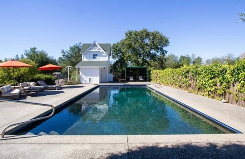Healdsburg Casa | Alexander Valley Modern Farmhouse with Vintage Charm - Newly Renovated pool