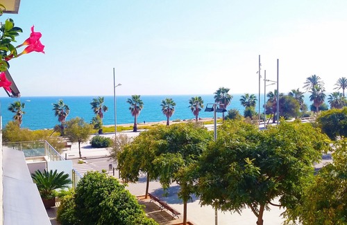 Badalona Apartamento | apartamento playa de Port de Alexandra, vistas al mar, playa, balcón, piscina, metro