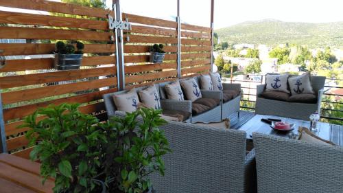 Glyfa Apartamento | Alexandra's Glifa Apartments
