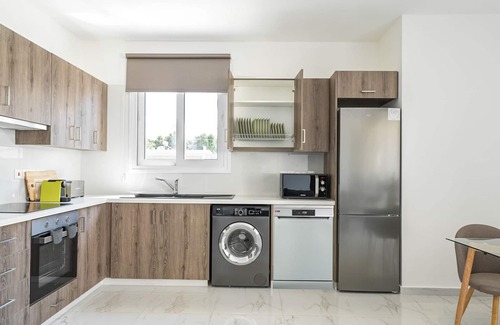 Kato Polemidia Apartamento | Alexis Court II - Two Bedroom Apartment, Sleeps 4
