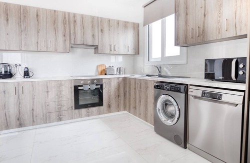 Kato Polemidia Apartamento | Alexis Court V - Two Bedroom Apartment, Sleeps 4