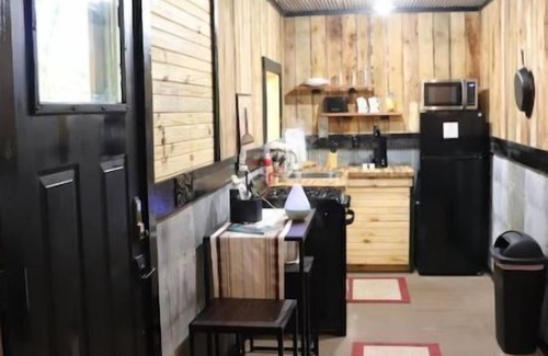 Powell Cabina | Alexis Triple Nichols Cabin