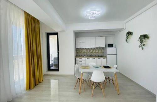 Navodari Apartamento | Alezzi Yacht Apartments with Sea View Near the Beach