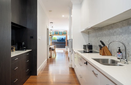 Glebe Casa | Alf and Lisa's Luxury Glebe House - 2BR, 2BA With Free Lockup Parking