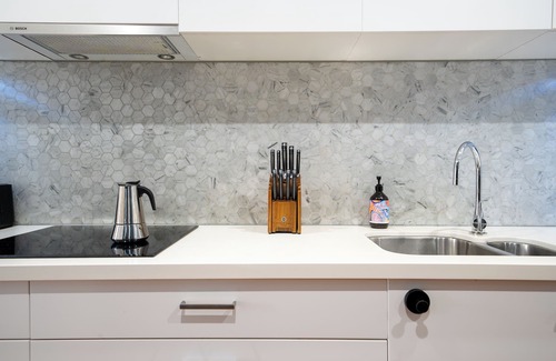 Glebe Casa | Alf and Lisa's Luxury Glebe House - 2BR, 2BA With Free Lockup Parking