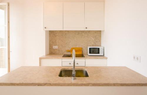Se Apartamento | Alfama Balcony River View by LovelyStay