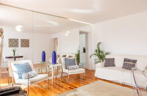 Santo Estevao Apartamento | Alfama Delight Panoramic River and Historic City Views 3 Bedrooms and 2 Bathrooms AC 18th Century Building