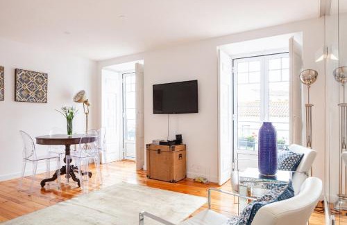Santo Estevao Apartamento | Alfama Delight Panoramic River and Historic City Views 3 Bedrooms and 2 Bathrooms AC 18th Century Building