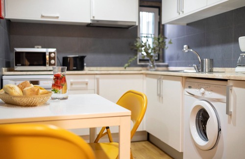 Se Apartamento | Apartamento confortable con vista para el rio, totalmente equipado, muy cerca del centro de Lisboa, en el tradicional barrio de Alfama.