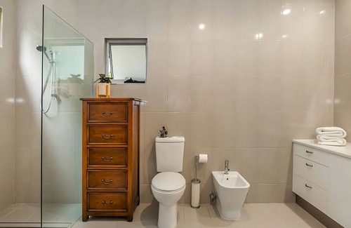 Nambucca Heads Casa | Welcome to Alfred's Rest - a stunning coastal haven with luxe décor and modern amenities.