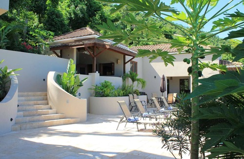 West End Villa | Alfresco (2/3 Rooms) Luxury villa