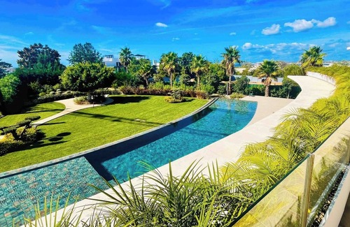 Salgados Villa | Algarve Escape With Pool, Gym and Jacuzzi