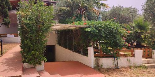 Alghero Apartamento | Alghero Guest House - Appartamenti in Seminterrato in Villetta di Campagna, Piscina fuori terra a 4 minuti di auto dalla città