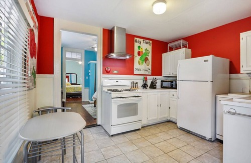 Algiers Point Casa | Algiers Point 2 habitaciones, 1 baño cerca de French Quarter, Federal City y CBD