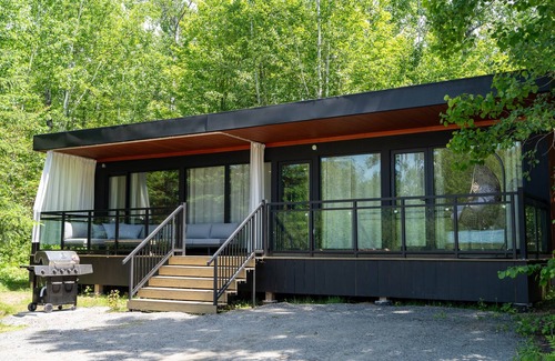 South Algonquin Cabina | Algonquin's Edge Resort | Waterview 1