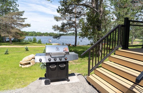 South Algonquin Cabina | Algonquin's Edge Resort | Waterfront 7
