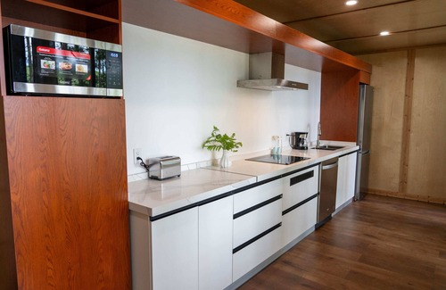 South Algonquin Cabina | Algonquin's Edge Resort | Waterfront 9