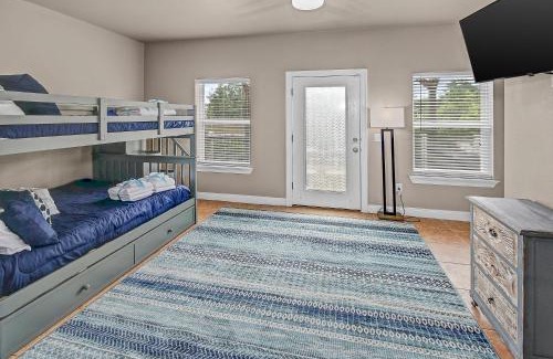 Summer Breeze Casa | Algun Dia - Plush Family-Friendly Home - A Block from Beach