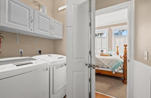 Summer Breeze Casa | Algun Dia - Plush Family-Friendly Home - A Block from Beach