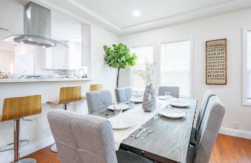 Alhambra Casa | ALHAMBRA 4 Bed home near DTLA w/Parking