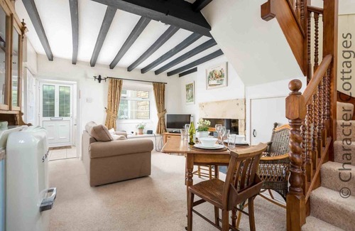 Blockley Cabaña | ALICE COTTAGE, pet friendly, character holiday cottage in Blockley