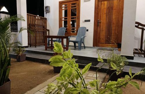 Pottuvil Division 2 Hotel | Alice Rest Arugambay