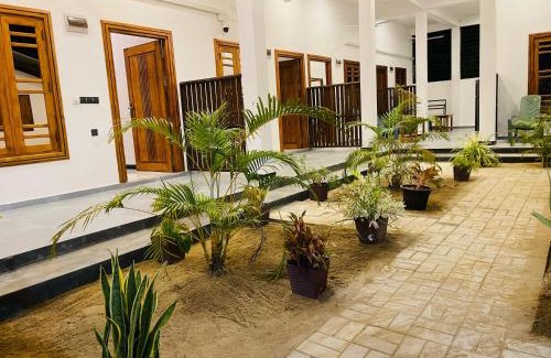 Pottuvil Division 2 Hotel | Alice Rest Arugambay
