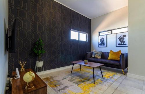 Greater Johannesburg Metropolitan Area Apartamento | Alimama Spaces: Nonku's Greenlee Studio