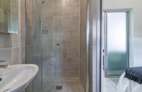 Greater Johannesburg Metropolitan Area Apartamento | #AlimamaSpaces Akin's Greenlee Apartment