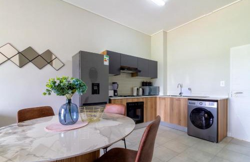 Greater Johannesburg Metropolitan Area Apartamento | #AlimamaSpaces Future's GreenLee Hideaway