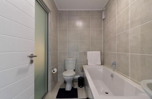 Greater Johannesburg Metropolitan Area Apartamento | #AlimamaSpaces Jade's Greenlee