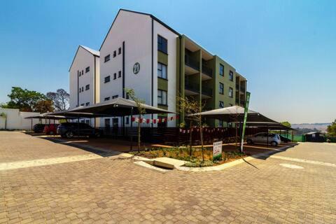 Greater Johannesburg Metropolitan Area Apartamento | #AlimamaSpaces Rari's Greenlee