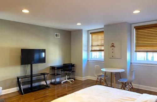 West Poplar Casa | Alina & Fanny - Philadelphia 1210 Mt Vernon St