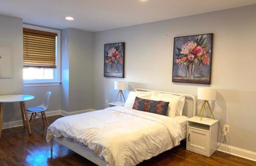 West Poplar Casa | Alina & Fanny - Philadelphia 1210 Mt Vernon St