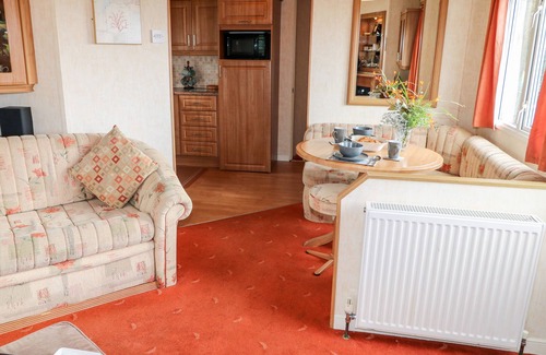 Bushmills Cabaña | ALKEN CARAVAN, family friendly in Bushmills, County Antrim