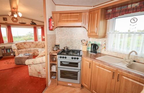 Bushmills Cabaña | ALKEN CARAVAN, family friendly in Bushmills, County Antrim
