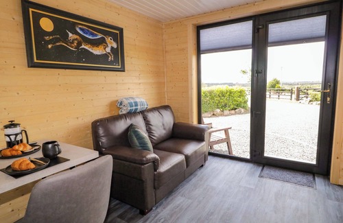 Bushmills Cabaña | ALKEN THE HARE, with a garden in Bushmills, County Antrim