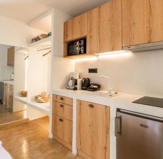 Kontos Casa | Alkis Guest House by AegianKazarte