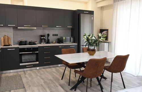 Ampelokipoi Apartamento | Alkmini Apartment fully renovated, comfortable apartment near to metro