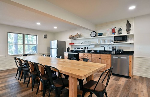 Webb Lake Condominio | All 4 lakefront condos! Private beach, dock, sauna, club room, decks.