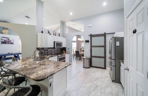 Port Saint Lucie Casa | All Amenities of home! Centrally located, family friendly & ideal entertaining