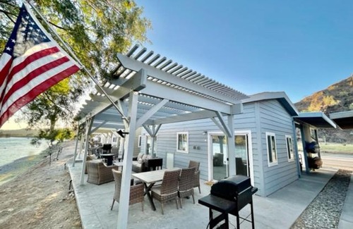 Parker Dam Casa | All-American Escape, Riverfront!