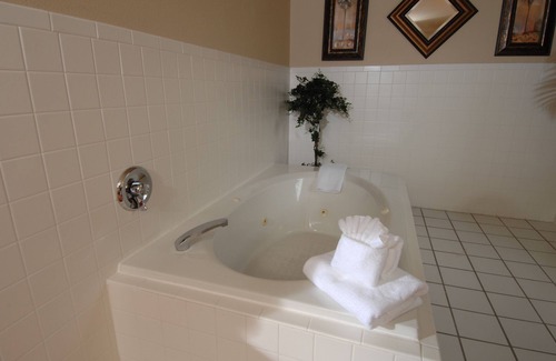 Branson Hotel | All American Inn and Suites