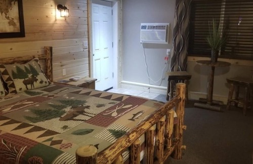 Bonners Ferry Casa | ¡Todas las habitaciones nuevas! Bellamente hecho en un tema de lodge!