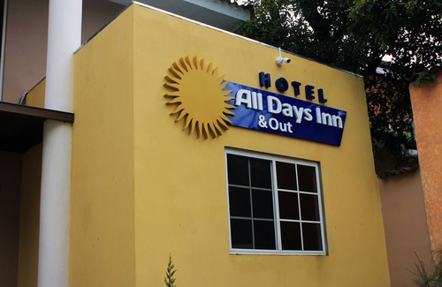 San Salvador Casa | All Days Inn and Out