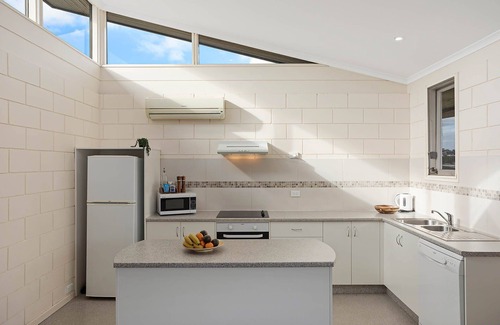 Merimbula Apartamento | All Decked Out: 2 bedroom pet friendly apartment