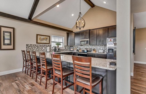 Hollister Casa | All Decked Out at Branson Cove