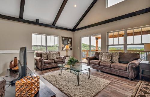 Hollister Casa | All Decked Out at Branson Cove